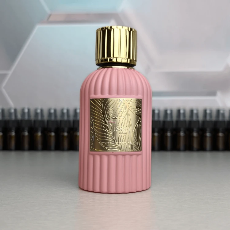 Paris Corner - Qissa Pink.png